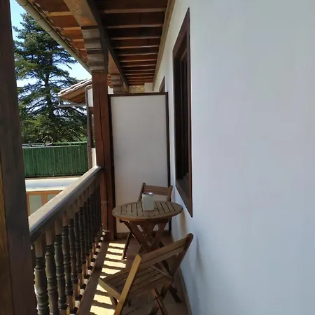 Llave De Santillana Apartman *